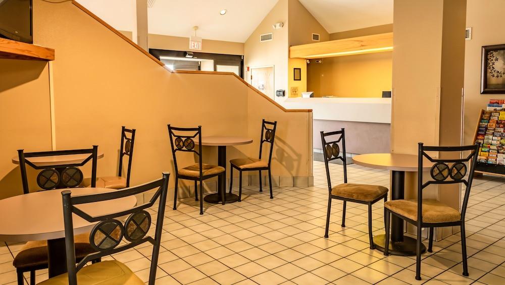 Oyo Hotel Lincoln Airport Ne, Hwy 80 Extérieur photo