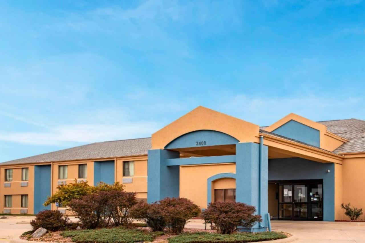 Oyo Hotel Lincoln Airport Ne, Hwy 80 Extérieur photo